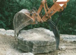 Bild: Gegenhalter beim Steine aufnehmen Gegenhalter: Steine aufnehmen